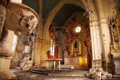 abandoned-church01