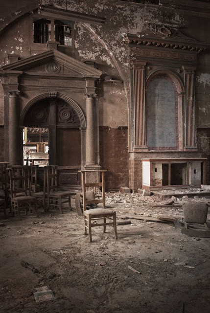 abandoned-church08